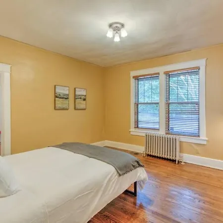 1927 Family Craftsman Cottage - Ideal Location